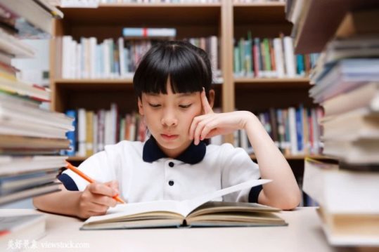 家庭作业越多越好？看来我们需要重新审视作业的价值