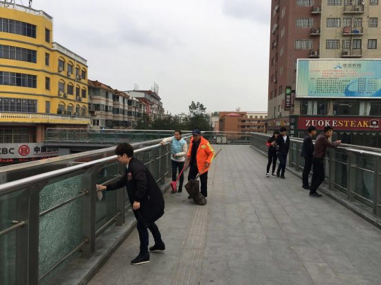 D:/657小手拉大手/657班小手拉大手/黄子涵一家/webwxgetmsgimg (8).jpg