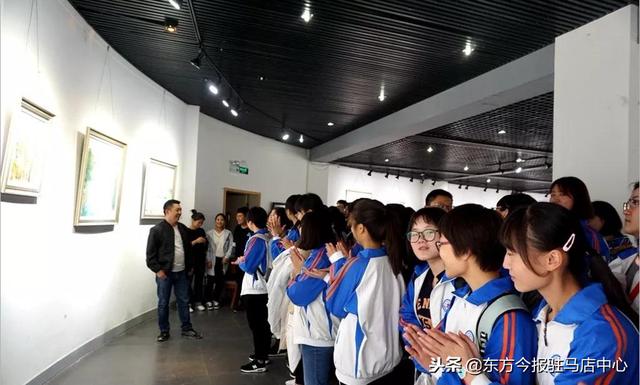 betway精装版苹果694班团支部接受团省委代表团考察